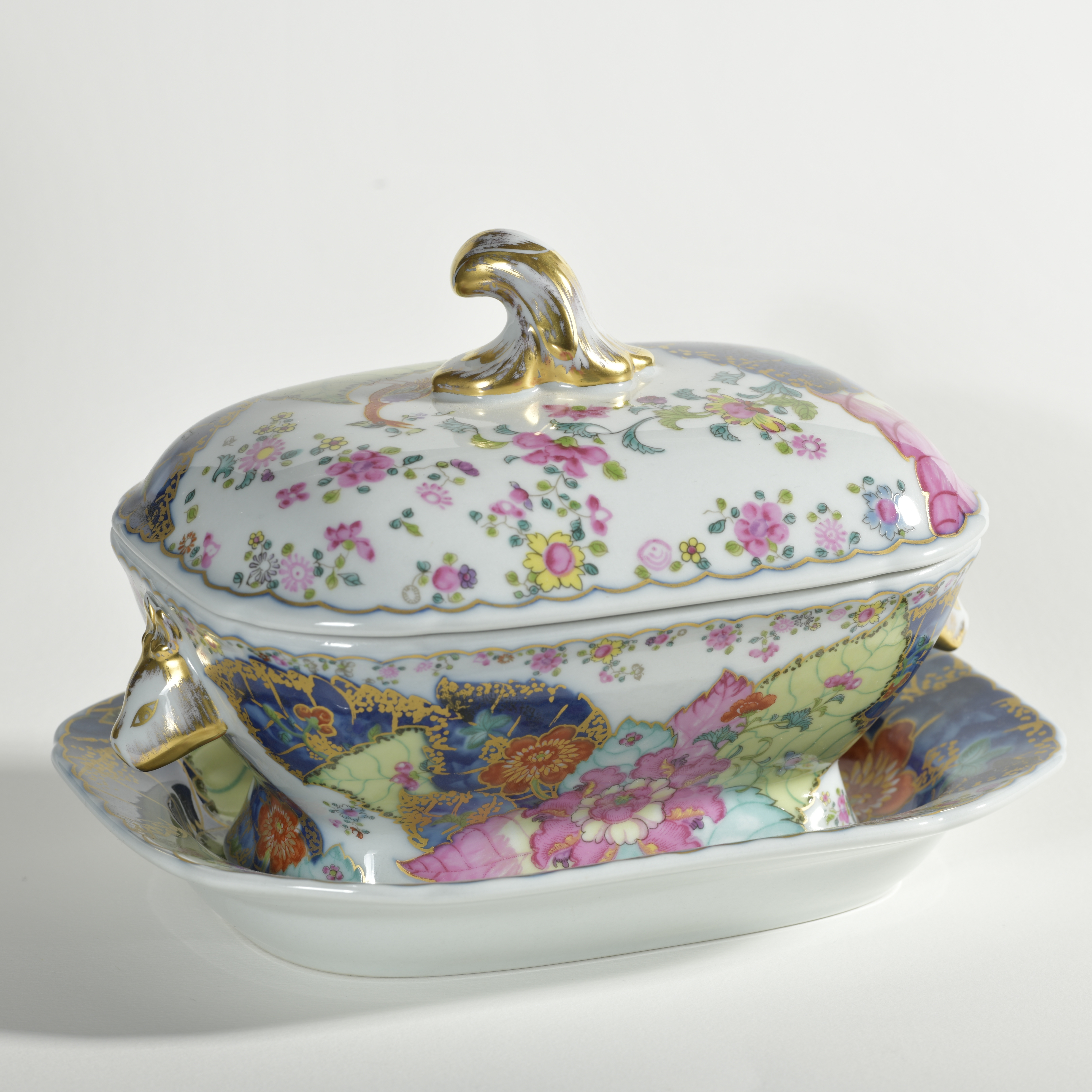 Mottahedeh Tobacco leaf tureen