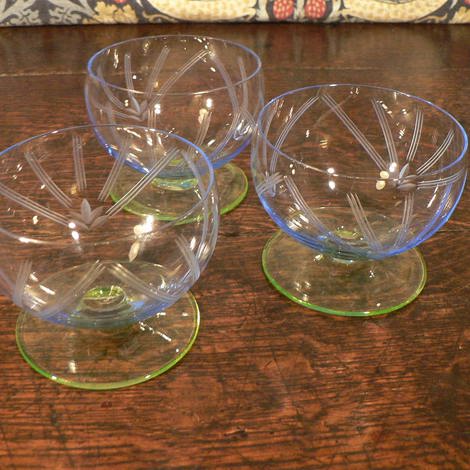 Uranuim glass dessert cups